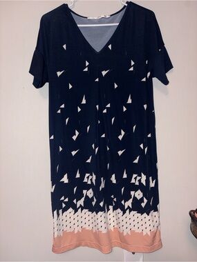 Max Studio Navy V-Neck Midi Dress with Peach Hem